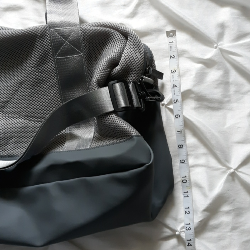 DSW Mesh Duffle Bag - Picture 5 of 16